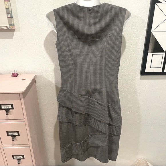 PIAZZA SEMPIONE Grey & White Pinstripe Virgin Wool Sleeveless Tiered Dress US 2 - Picture 10 of 12
